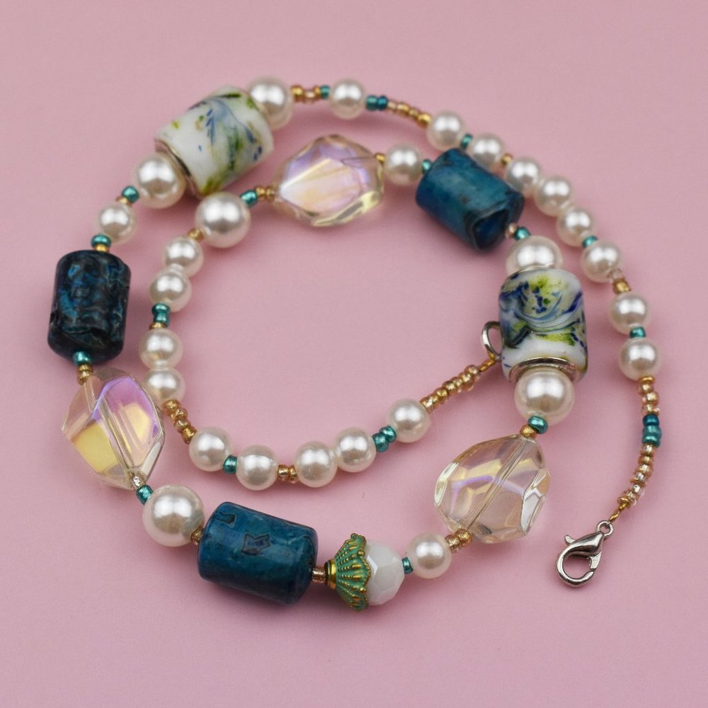 Colorful multi beads and pearl choker necklace, handmade y2k jewelry - Picture 2 of 12